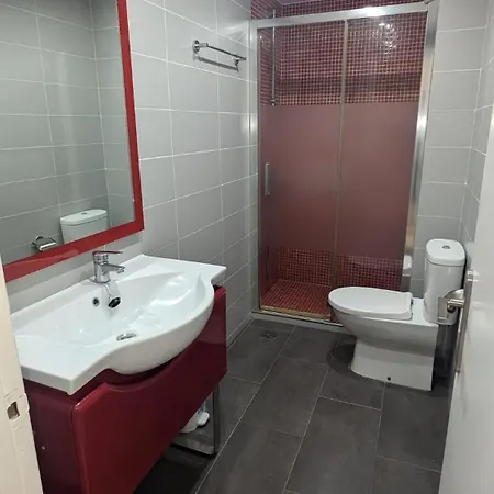 Centrally Located 600 M From The Sea Fuengirola