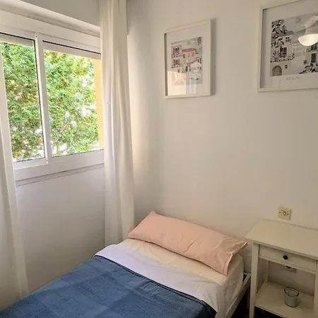 Centrally Located 600 M From The Sea Appartement Fuengirola